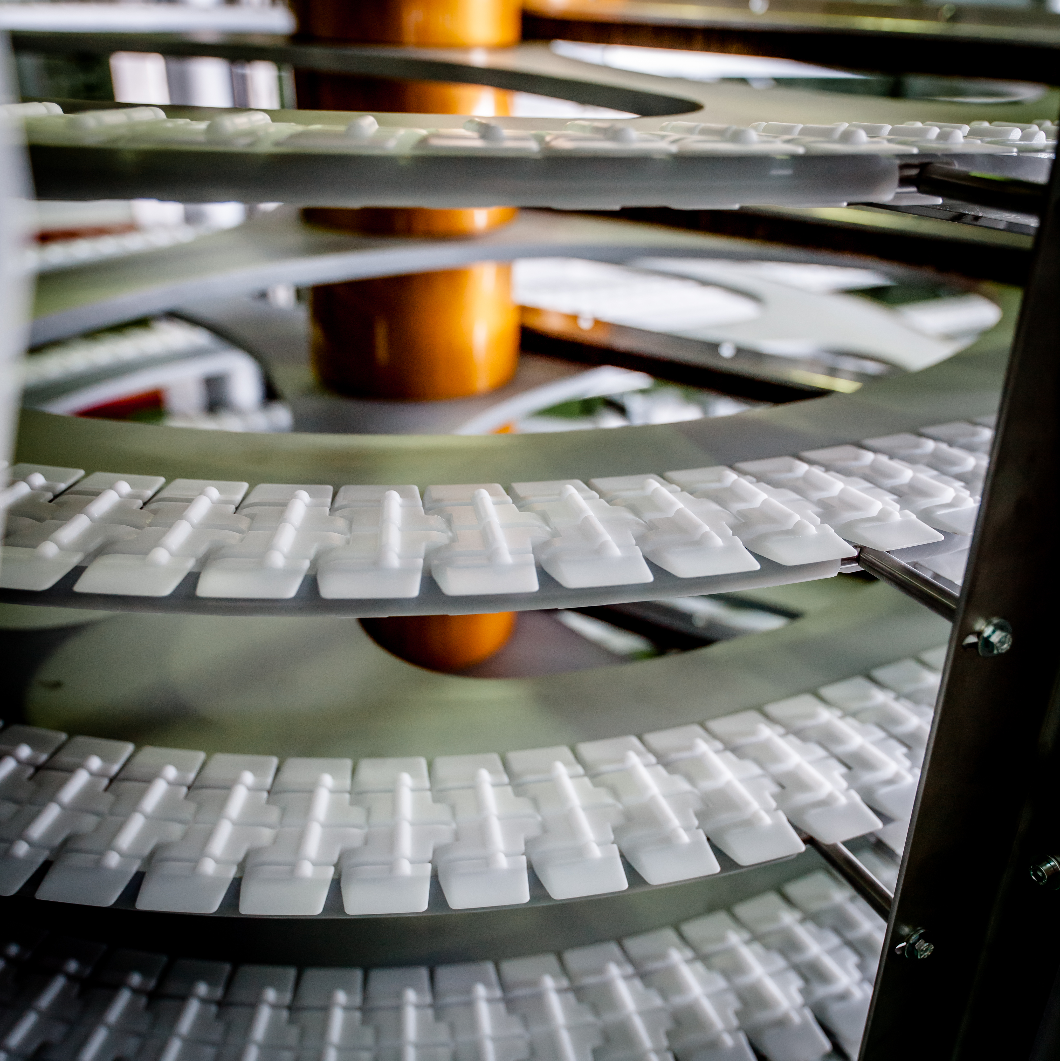 Cigarette or filter rod FIFO reservoir conveyer Capricorn