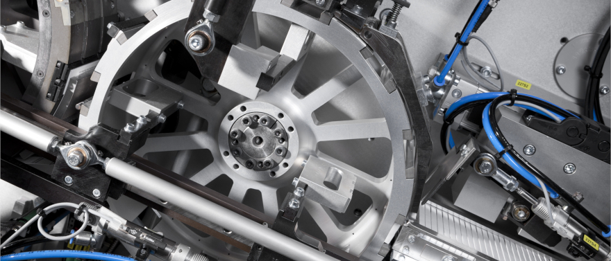 Flexible roll-your-own booklet making and packing machine platform